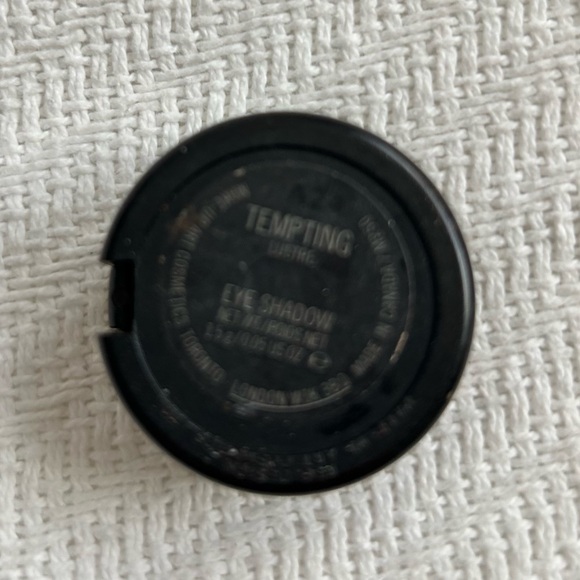 Mac eyeshadow Tempting - Picture 4 of 4